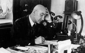 Александр Микулин