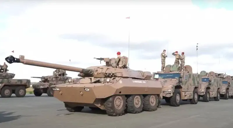 Боевые машины на военном параде во Франции