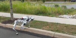 США хотят использовать роботов-собак в качестве носителей нового стрелкового оружия