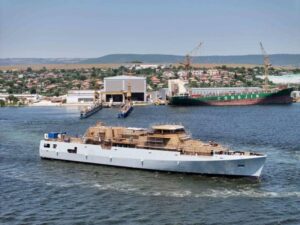 Спущен на воду головной патрульный корабль «Храбри» типа MMPV для ВМС Болгарии