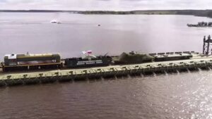 Наплавной железнодорожный мост