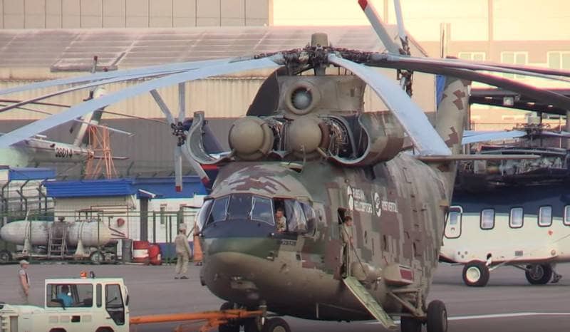 ВКС РФ начала получать на вооружение серийные тяжёлые вертолёты Ми-26Т2В