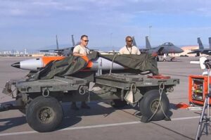 ВВС США получили на вооружение новые ядерные авиабомбы B61-12