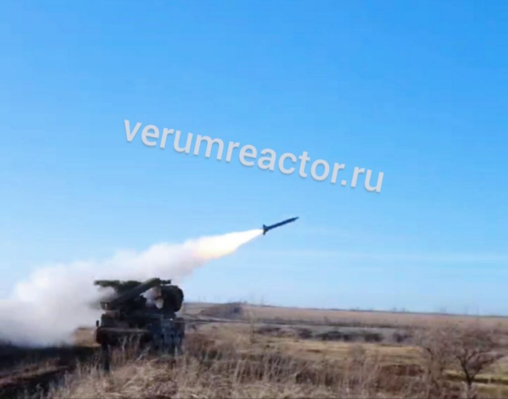 Пуск ракеты комплекса ПВО "Оса"
