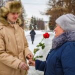 Юнармейцы всей России поздравили дам с Международным женским днем