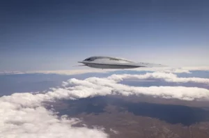 Опубликованы новые изображения новейшего бомбардировщика B-21 Raider