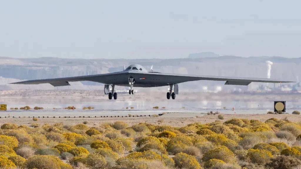 Испытания новейшего бомбардировщика B-21 Raider США