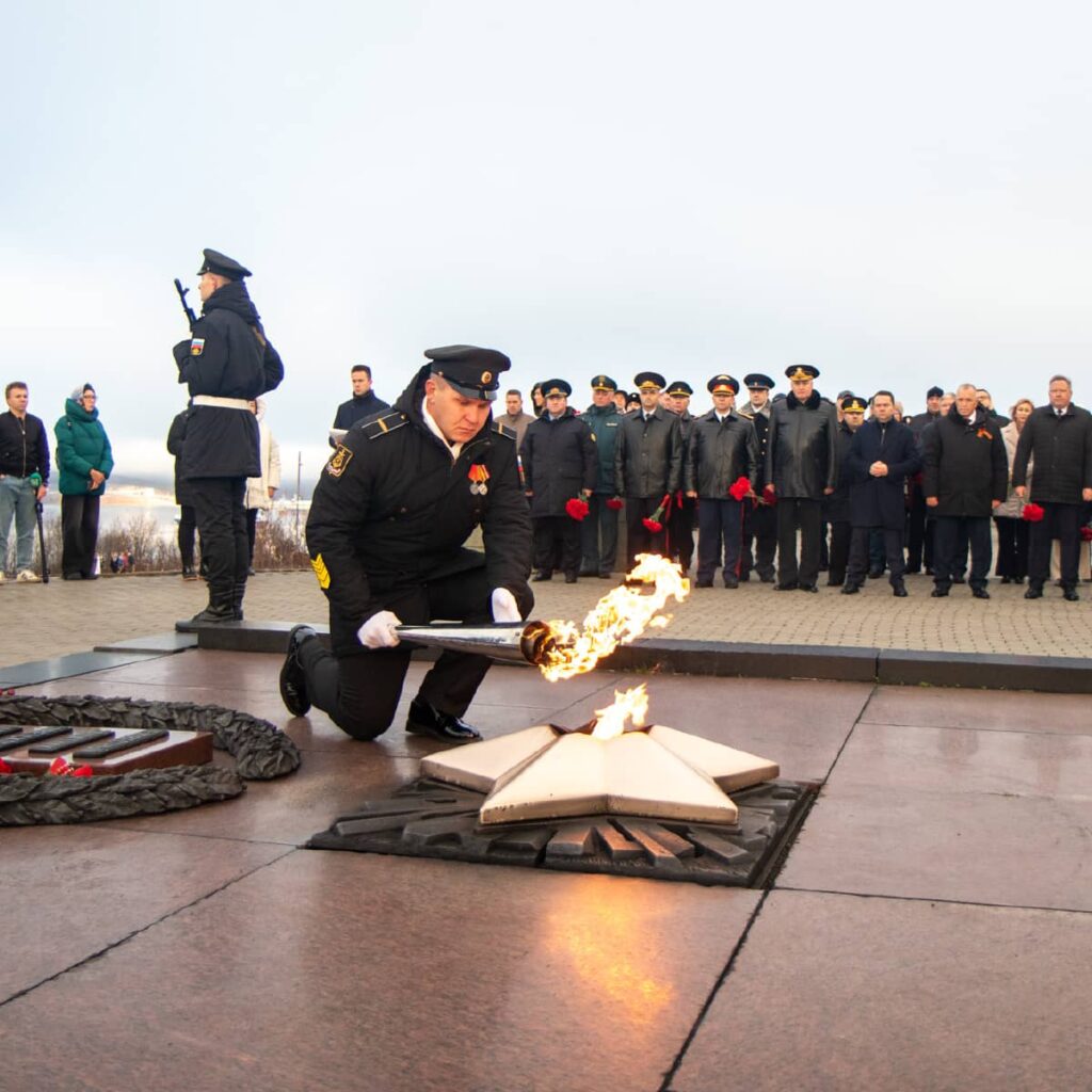 Военнослужащие Северного флота отмечают 80-летие разгрома немецко-фашистских войск