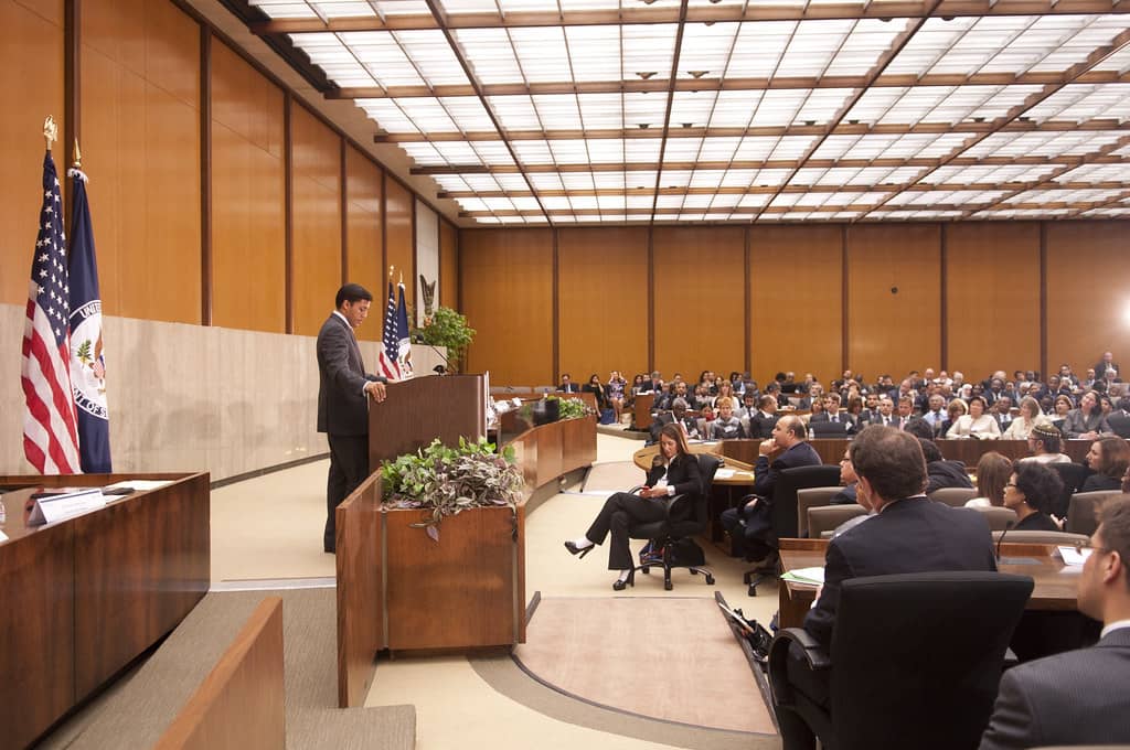 Двойные стандарты «на минималках» или О деградации западной журналистики