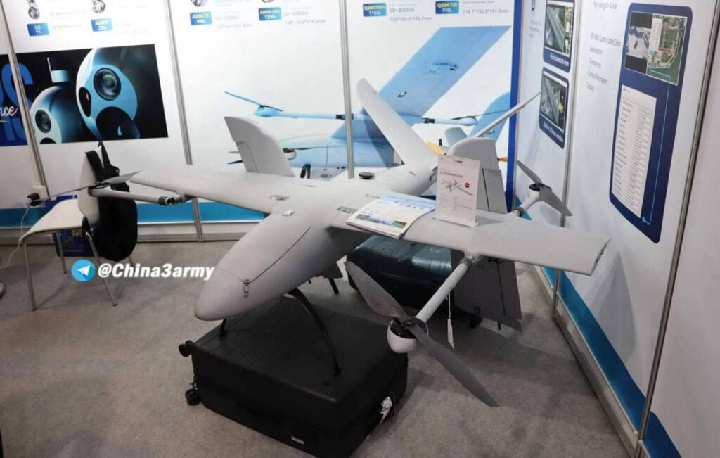 Китайская компания V-UAV на выставке IDEX 2025 представила дрон EV390