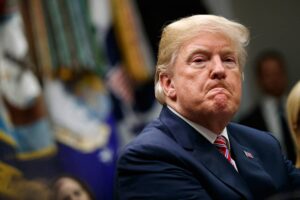 Зеленский попытался нагнуть Трампа