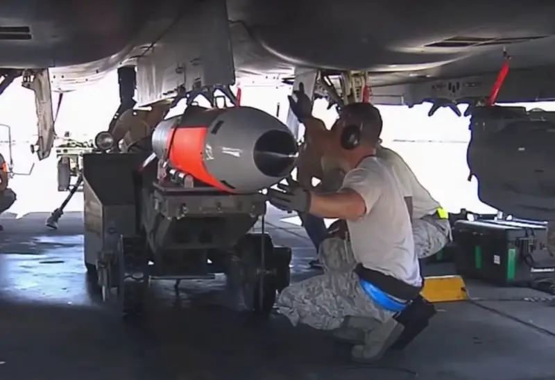 США раскрыли особенность гравитационной авиабомбы B61-12