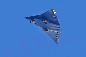Китай в деталях показал свой истребитель шестого поколения J-36