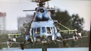 Ударный дрон «Дань-М» на подвеске вертолета Ми-8
