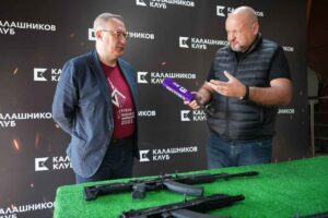 АК-15К, АК-15СК и пулемет РПЛ-7 представлены российским СМИ