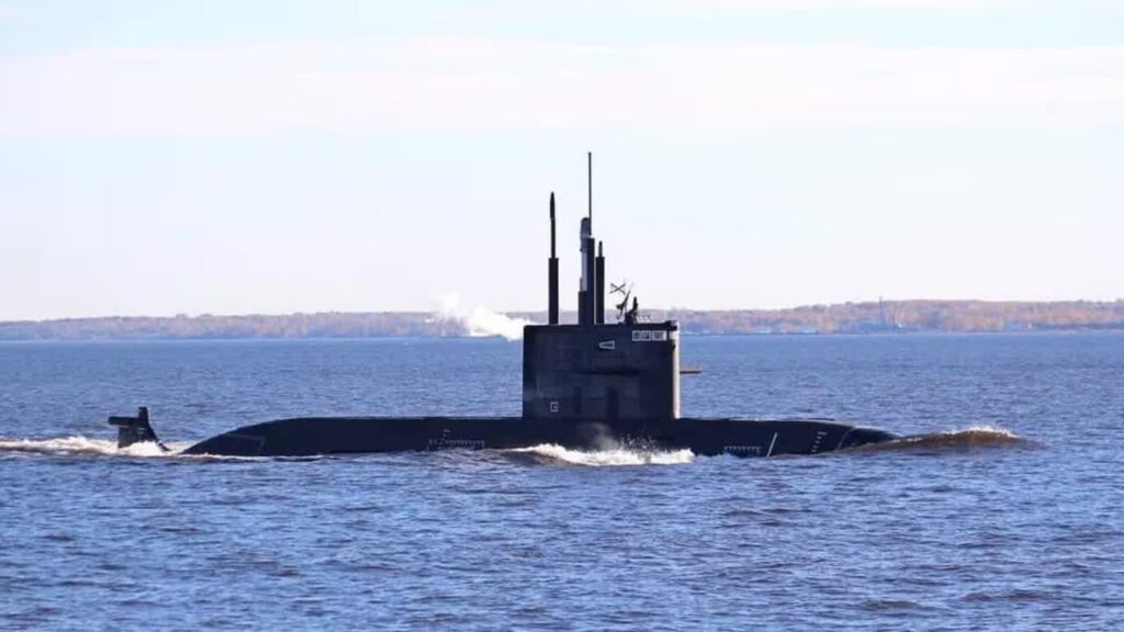 Подводная лодка «Великие Луки» вошла в состав ВМФ России