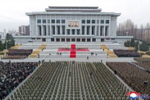 Пхеньян: торжественная церемония приветствия саперов