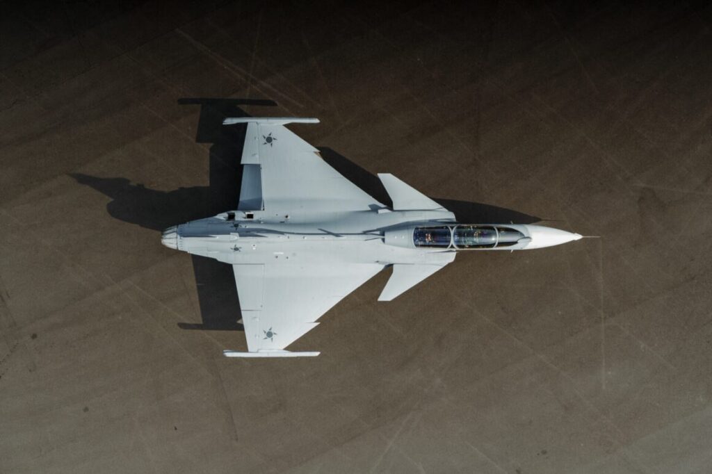 Saab выкатила первую спарку Грипена нового поколения