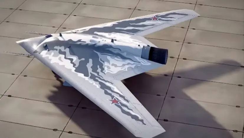 «Охотник» тяжёлый ударный БПЛА, работающий в связке с Су-57