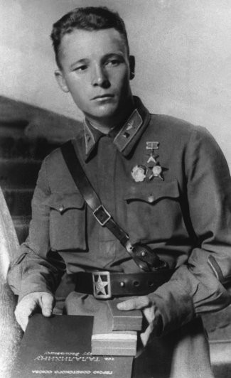 Легендарному ночному тарану Виктора Талалихина - 85 лет