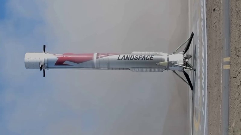 Первая ступень китайской многоразовой ракеты Zhuque‑3 успешно вернулась после пуска