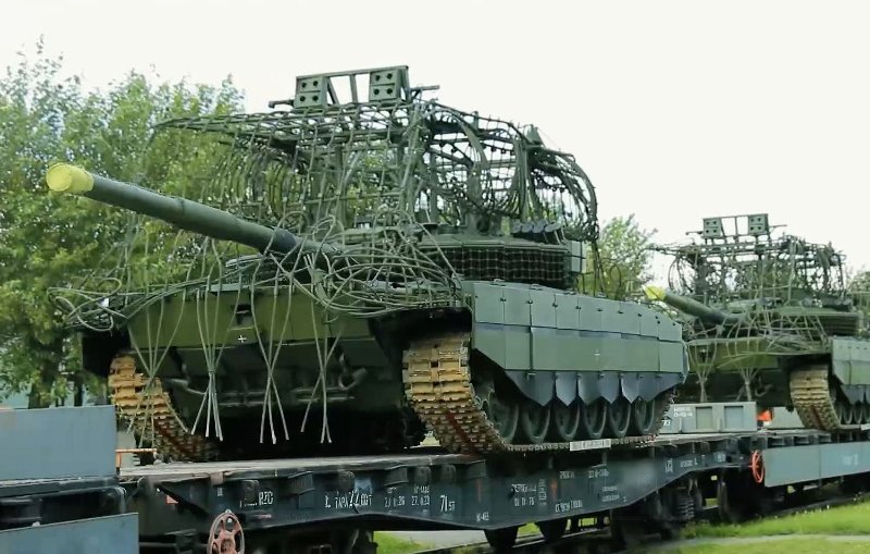 Ко Дню танкиста в войска поставлены Т-90М и Т-72БЗМ